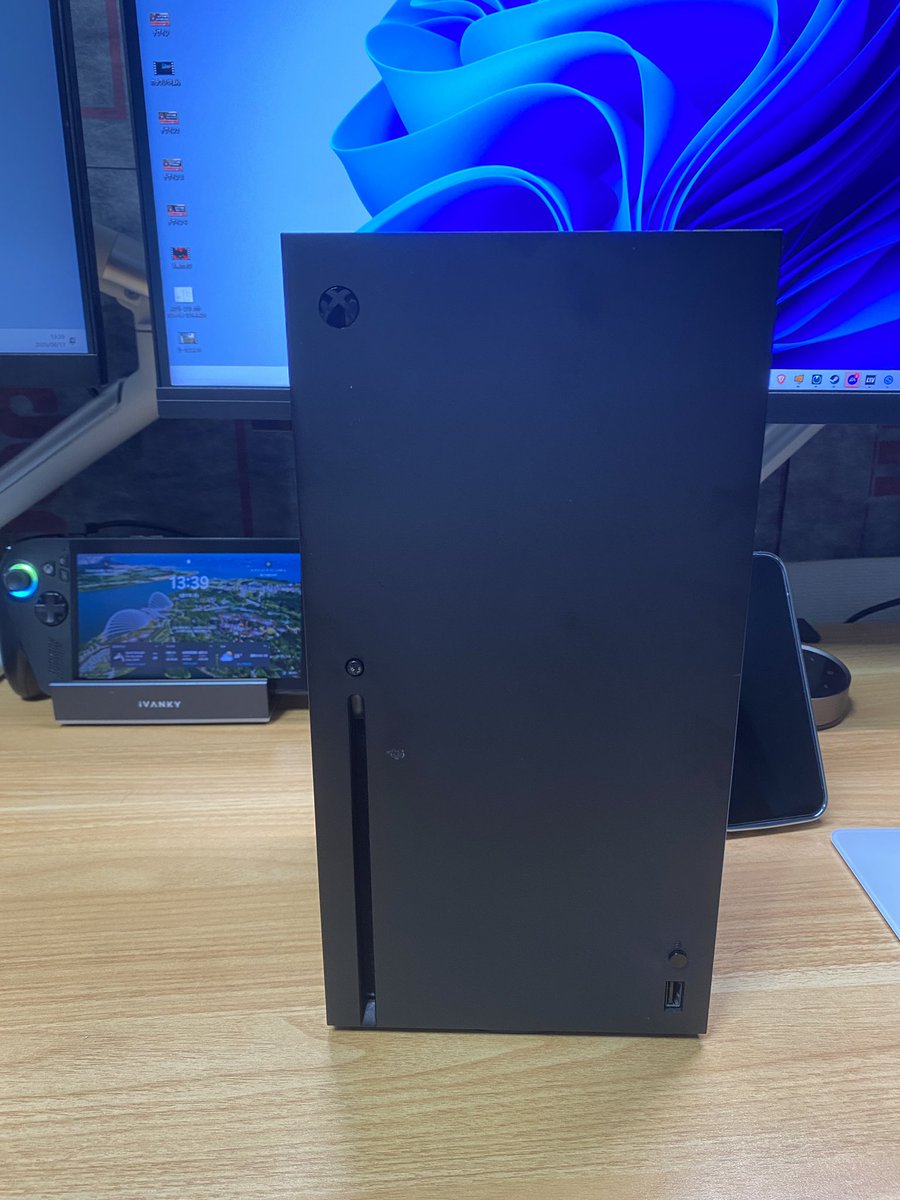 kiillxbox's tweet photo. Xbox series X 届いたああああ!!!!!
うおおおおおお!!!! https://t.co/5MRO54I4pV
