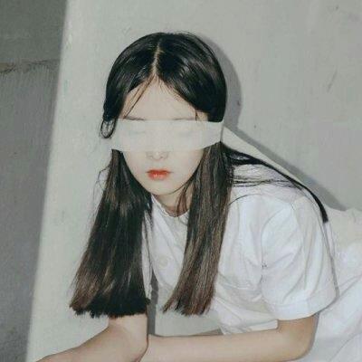 venus12493's tweet photo. 🧳 🚩 🌹 🌱 Just saw a kid blow bubbles. Cute https://t.co/zluFtdMT77