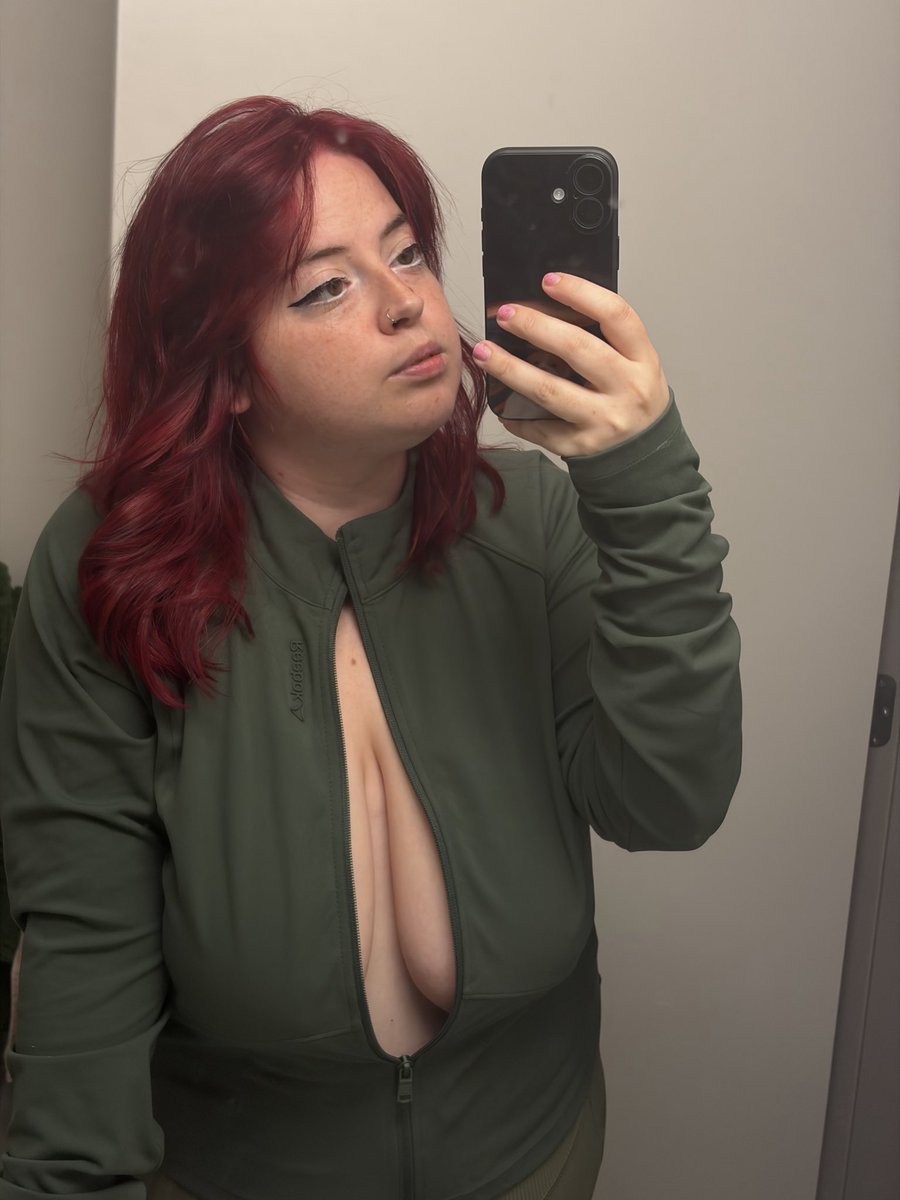 PookieLamore's tweet photo. Sooooo… did anyone notice something different? 👀❤️
New hair, same Curvy Canadian chaos. 🍁✨
I was supposed to just be showing off the colour, but apparently I forgot how zippers work. 😂💋 https://t.co/QBH6s0RJMb