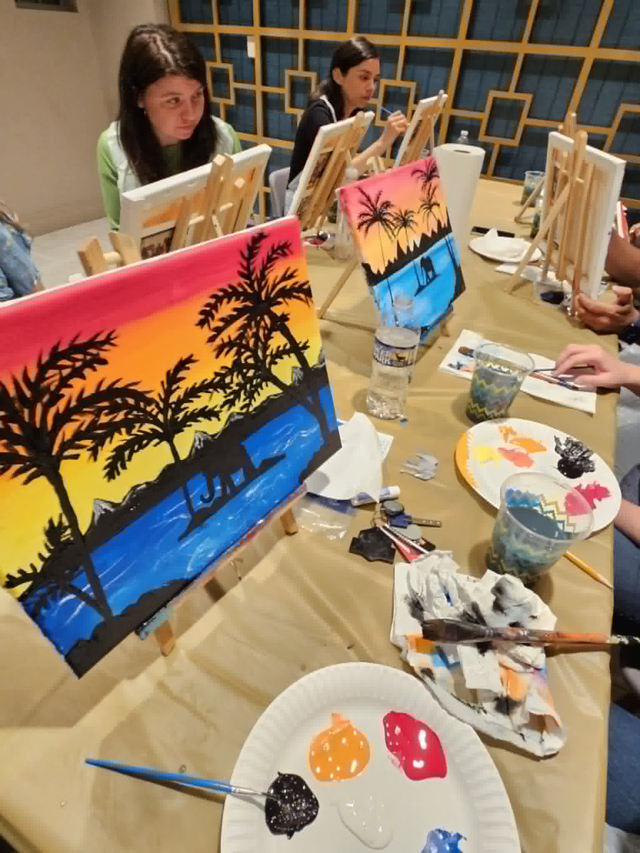 SadePaintandSip's tweet photo. https://t.co/xoaikTbbLs