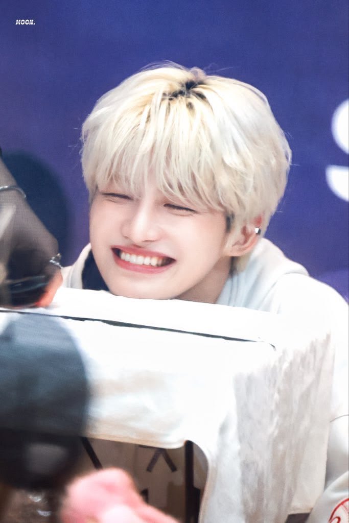 moreihim's tweet photo. 눈나 .......
     좋아하는 강아디 잇어.....? .◠ ⏝ ◠ ♡♡ https://t.co/Ms1FPNhvxo