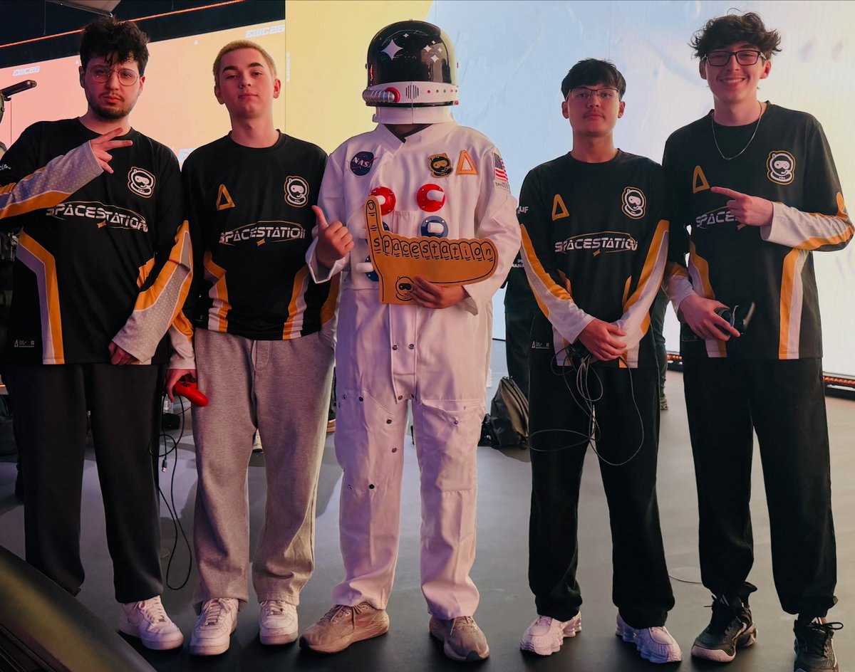 Spacestaxgamin's tweet photo. FIRST NA TEAM TO SECURE PLAYOFFS AT THE ESPORTS WORLD CUP!!

Proud of these goobers showing off NA’s potential https://t.co/Ex8psx83H1