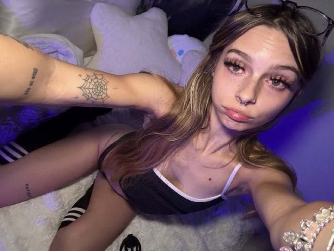 catfishmistress's tweet photo. Every dollar you send makes this BBC harder.
Keep feeding it, cash pig🤤
The harder it gets, the higher your IrLs pleasure🤭 

#cuck #cuckold #wankchat #hotwife #nsfw #nsfwtwt #bbc #bnwo #findom #horny #goon #gooner #feargasm #catfish #scam egirls feet humiliation gym brats joi https://t.co/GREoGRjAwU