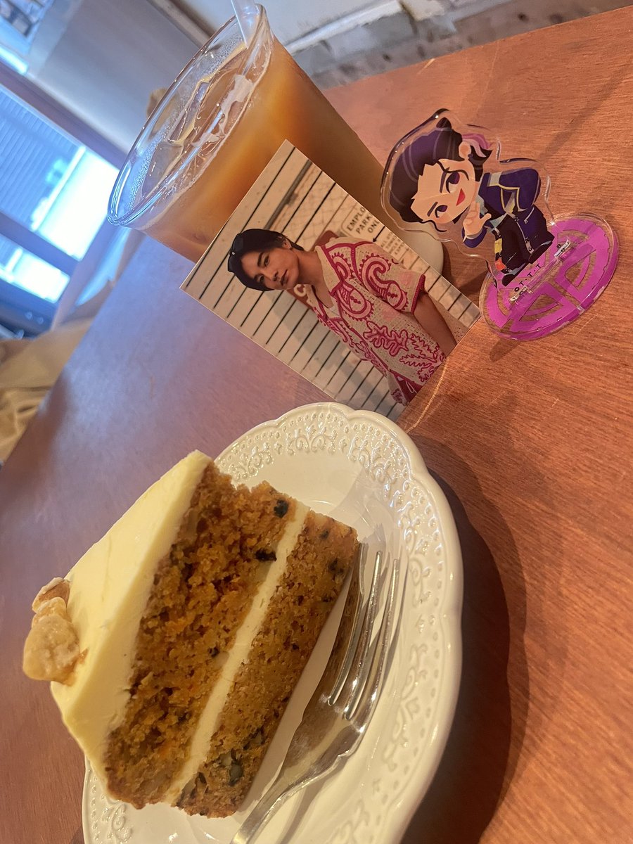 junretsu_chihi's tweet photo. 今日は会社が休みだから、月曜日しかやってないカフェに来れた☕️💓
可愛い撮り方📷日々練習中…💭🕊️ https://t.co/yUbczxi262