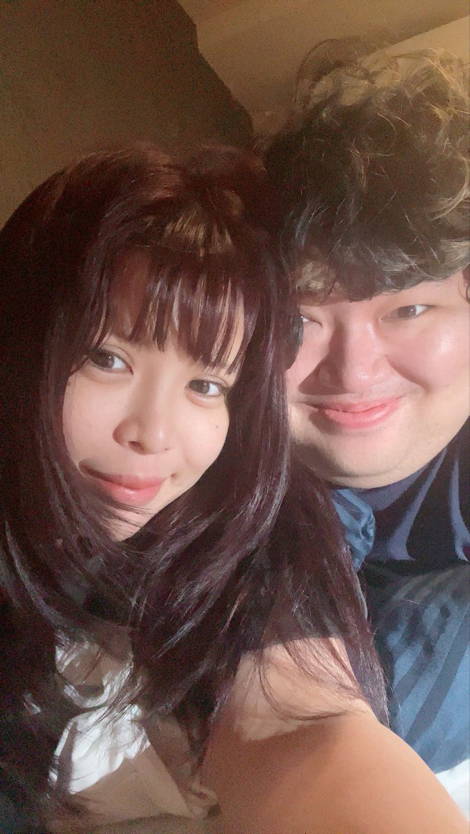 definitely_doit's tweet photo. 元タレントでYouTuber、インフルエンサーの #坂口杏里 は、25年9月には25歳年上の一般男性との再婚を発表したが同年11月に離婚。
今回の配信では体格のいい配信者と終始べったりで、坂口は男性から付き合う？と言われ「うん」と即答。「自分を大切にした方がいいよね」などの声が上がっている。 https://t.co/dF8bpkj7EX