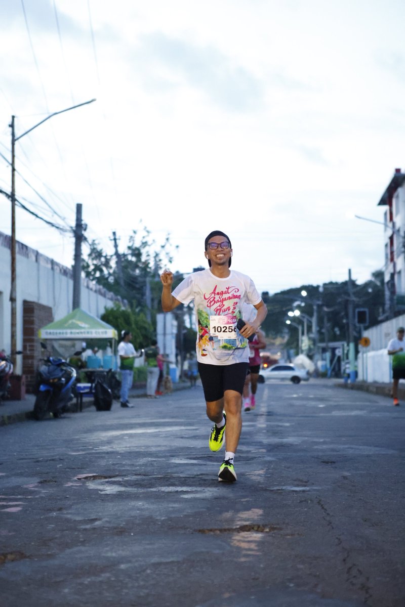 Rogan_Eson's tweet photo. Running alongside a community dedicated to a greater purpose made every single stride truly meaningful. #angatbayanihanrun2026 🌹💗

On to the next milestone! 🏃‍♂️

#10kmfinisher
#PersonalRecord
#Sub1
#angatbuhay 
@angatbuhay_ph https://t.co/wpa2OQiBBp