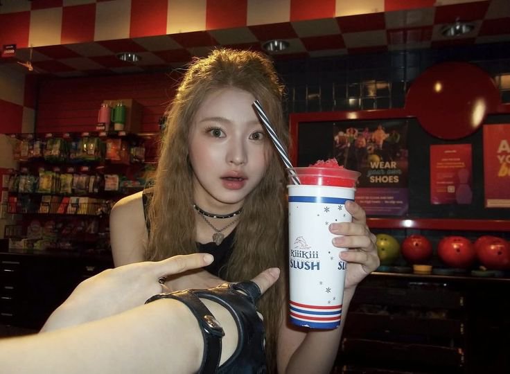 avioreah_'s tweet photo. [d-2] looking for moots! 

🍭 she/her, not a minor
🍭 gg stan 
🍭 not new to #kpoptwt, #moothunt, #stantwt, #filotwt
🍭 any fandom is welcome, as long as u interact with me >_<

♡/↺= moots forever https://t.co/3NxjgxMyXW