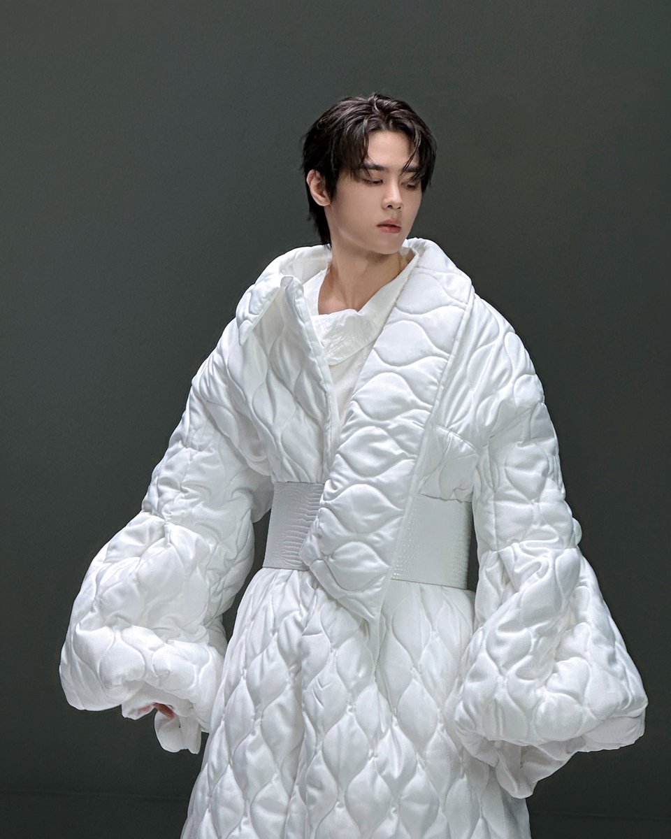 WayV_official's tweet photo. Heaven’s here with me ☁️

EVERYTHING, ALL AT ONCE, NEO
https://t.co/2yfSvTGNph 

#WayV #鸢 #KUN
#WayV_VisionWings
#NCT_10TH_ANNIVERSARY https://t.co/iwCAomfY3J