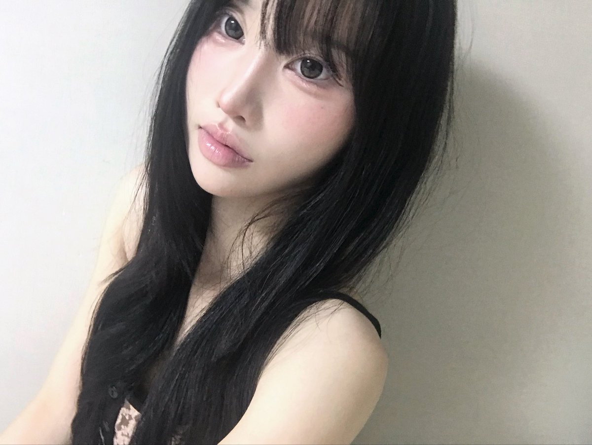 nyii3o's tweet photo. 앞머리 까고싶어 https://t.co/on0Mp5MnSZ