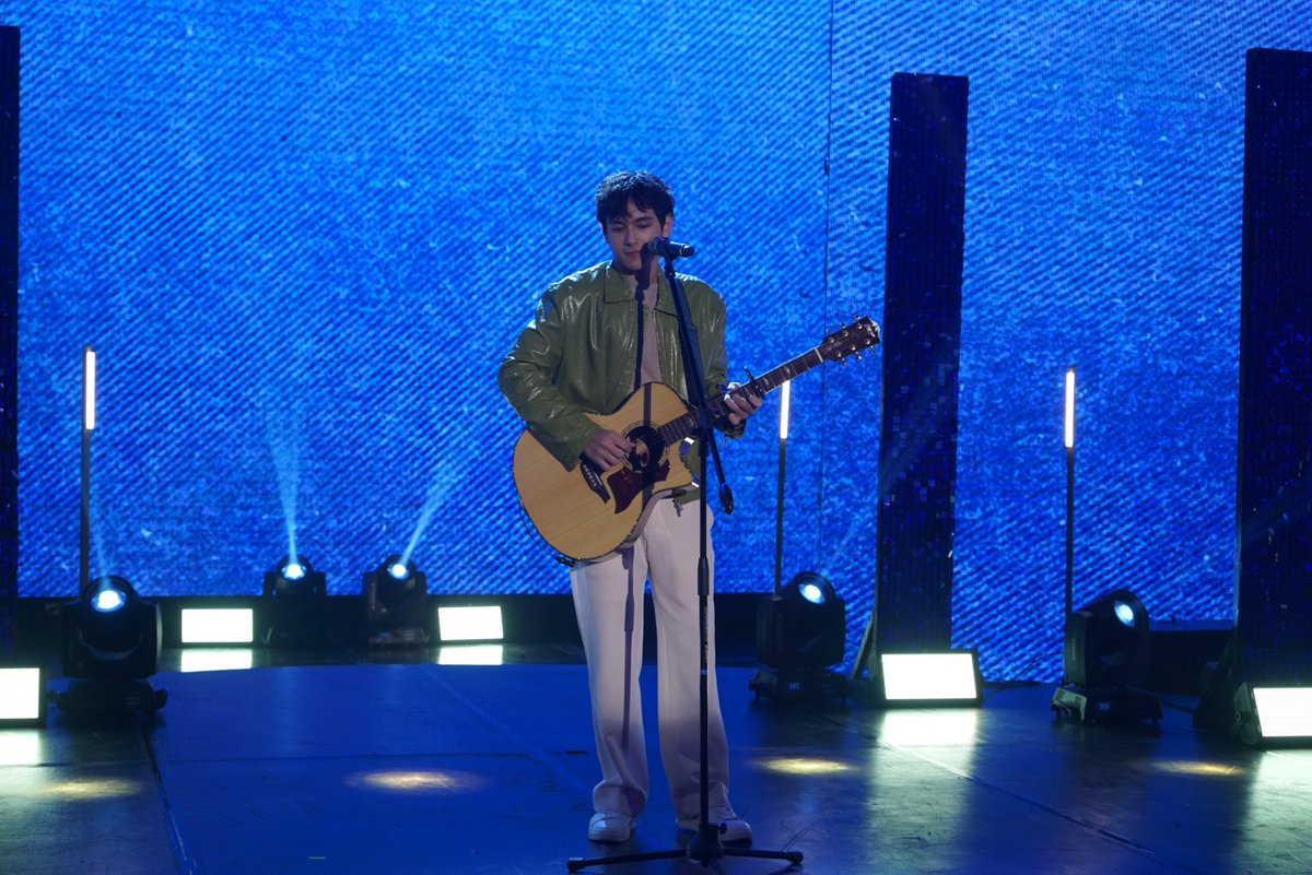 itsShowtimeNa's tweet photo. Kilig jamming with PBB Collab 2.0 Kapuso Second Big Placer, Heath Jornales 🎸

#ShowtimeTalakAtLaro
WATCH #ItsShowtime LIVE:
https://t.co/y1ockzg3FL https://t.co/qkydBp0tge
