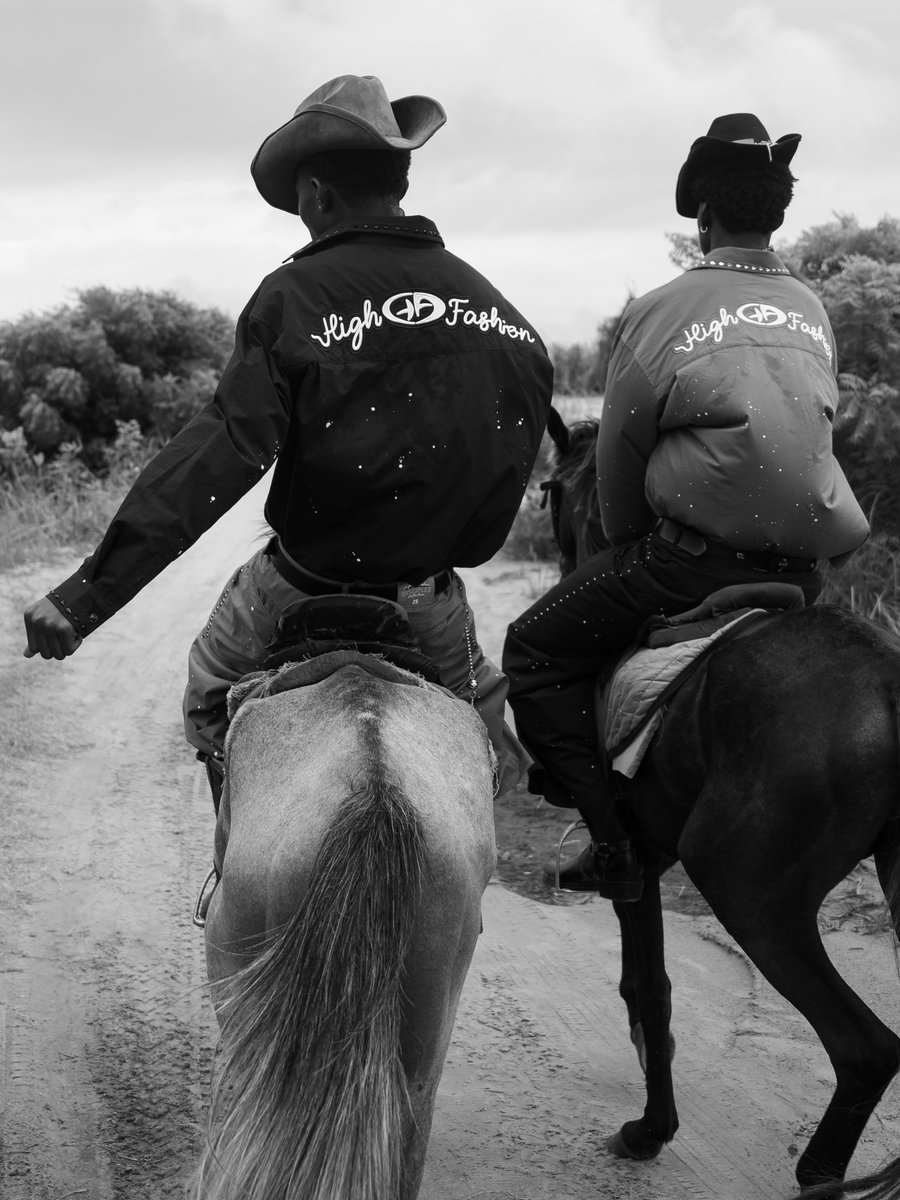 joyeafeez's tweet photo. High Fashion Country Boy 🐎🌍Collection  by @rahman_jago_  (2026)

Editorial Styling for HF 
@joyeafeez x debolaonass https://t.co/ZZy2wmbquz