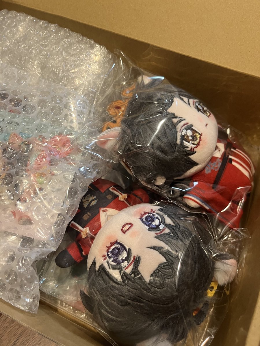 jononionoj's tweet photo. まってパペットかわいすぎるんですけど！！！！開けたらおめめキュルンの墨燃と晩寧が詰まってたよ！！！！晩寧があっちの方向いてるのもかわいすぎるwwwww

#2ha 
#二哈和他的白猫師尊 https://t.co/2WBQ3VmD0T