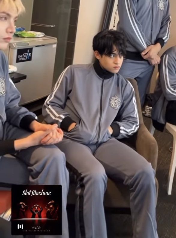 Post by 𝙰𝚊𝚖𝚒 || #99 🏎️💚 on X: 😾🤍