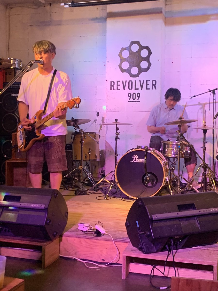 ihE89uA1sCyxNHl's tweet photo. 8/16 REVOLVER 
Breakdown the walls②

トランペットとギターでノリがいいガジーさんと岩崎さん！！

エレキとドラムで熱唱したヌルマユさん！！

6組　色んな音とリズムと声　楽しかったー！！

頑張るぞー‼️ https://t.co/dBgiYvOcrG