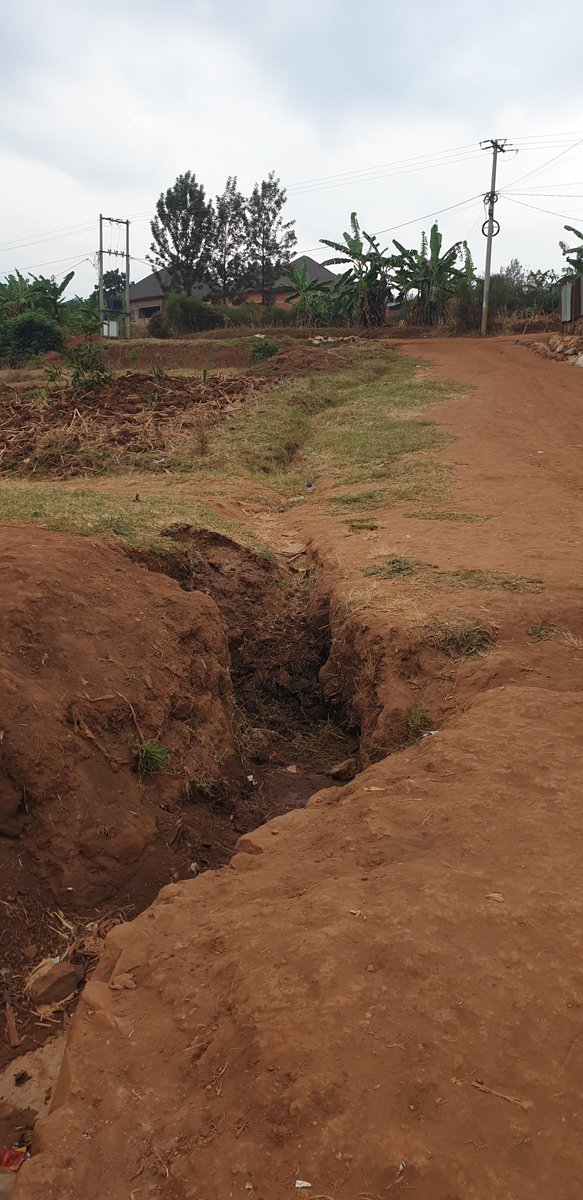 Pascal724231's tweet photo. @wasac_rwanda iyimikorere yokugaragazako hari ibice muribuhe amazi,abaturage tukabagaragariza ahari ikibazo mugasaba numero ntimubikurikirane ibi umuturage ntaba ari kwisonga nkuko bivugwa, kuva kuwa 6 iyituyaux yaracitse kuburyo Rebero yose itigeze ibona amazi nkukobyatangajwe. https://t.co/0e0ceRAlKz