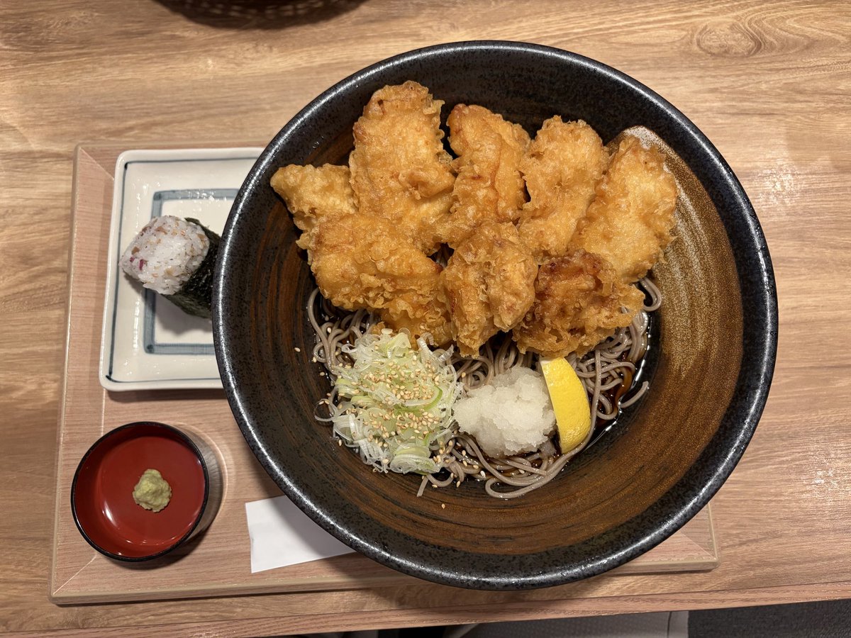 ellekikuchi1's tweet photo. 閑話です。

先週の外食。

麺処 あすけさん。

井手ちゃんぽんさん。

おらがそばさん。

振り返ってみると、見事に麺ばかりでした。

ラーメン、ちゃんぽん、そば。

ごちそうさまでした。 https://t.co/9Ay70Llyvc