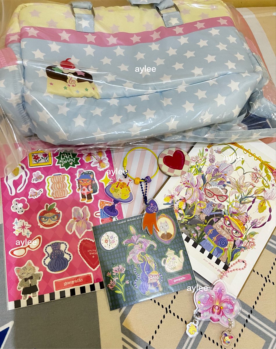 zweiaylee's tweet photo. wts - want to sell abb stuff cute

🔖 phoebe bag biru, pin, art print cat, sticker set, crumbs wonder keychain, bagcharm

📍 price inc pack, dom jkt, full co or splitpay, dm for more detail✔️

t. lfb all about tomoland vol 4 https://t.co/ZbODnM8FUr