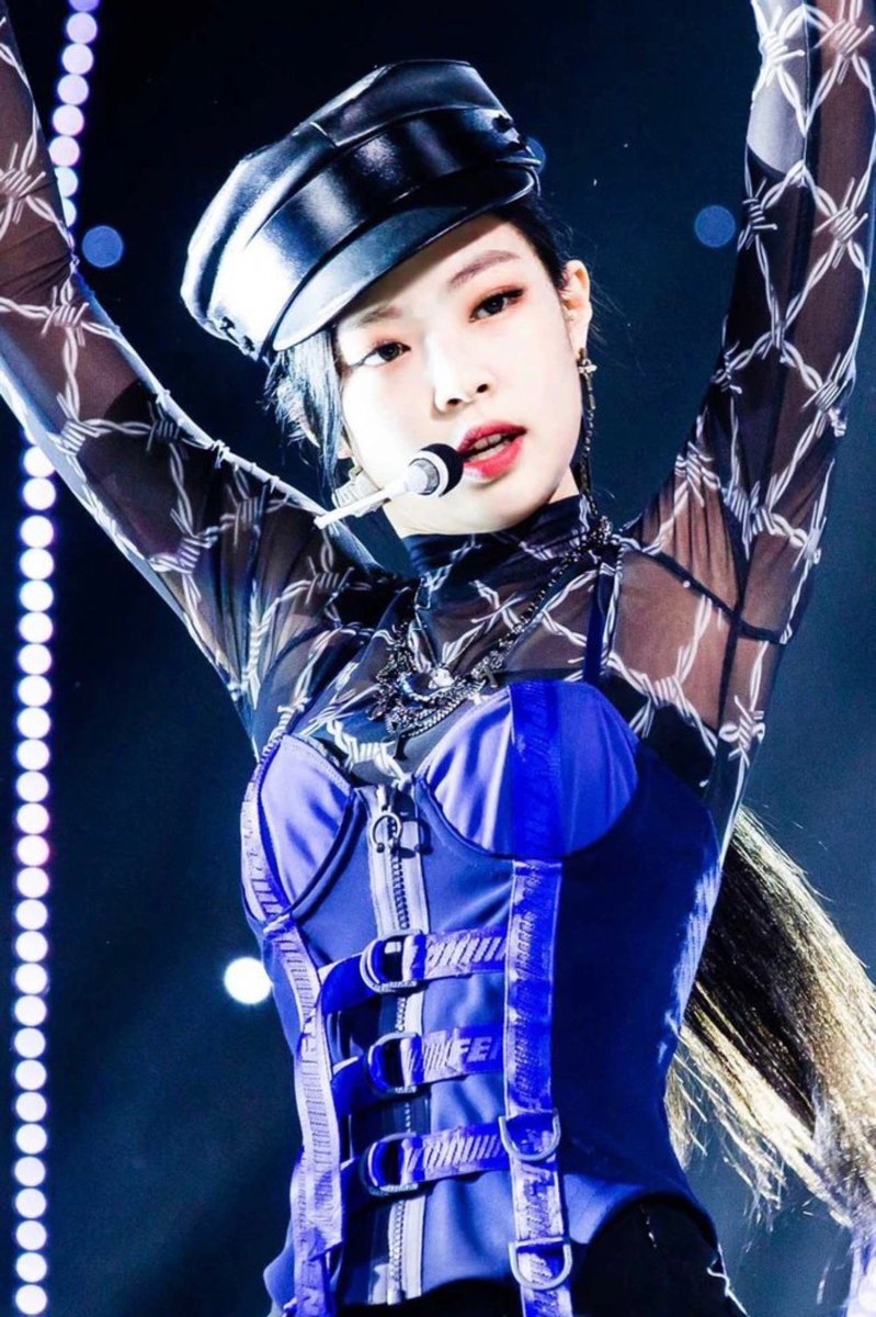 TheePopCore's tweet photo. IZNA’s Jeemin channels JENNIE’s iconic “DDU-DU DDU-DU” outfit as the group performed the song during KCON LA. https://t.co/VZW1xb9mZK