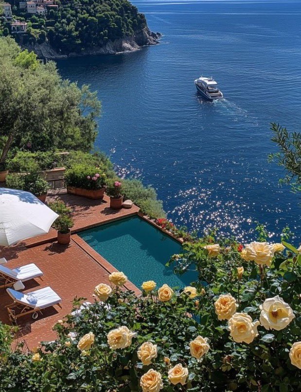 _Naturaee's tweet photo. Lake como,italy https://t.co/DdcT9702V1