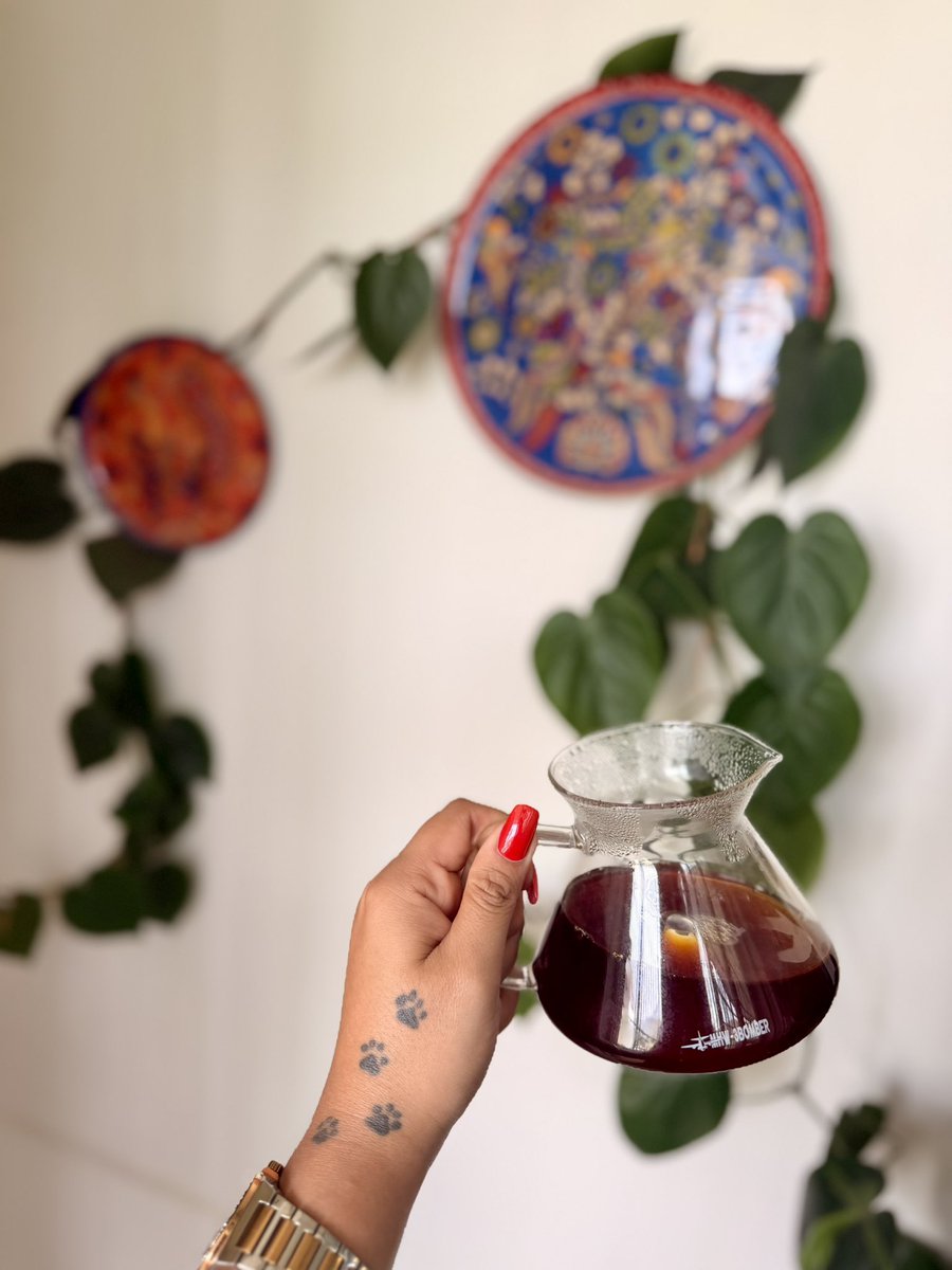 deepikamalladi's tweet photo. Monday mornings ✨♥️ #coffeefirst #manualbrews #homebrewer https://t.co/mTQysWaD0D