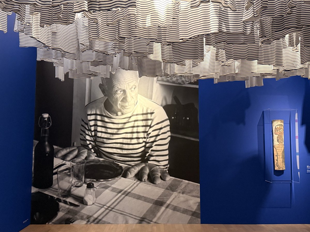 Remote_song's tweet photo. We're at the Picasso exhibition! #picapo https://t.co/PXGddbkW7g