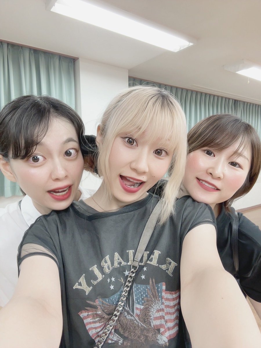 marineyoshida's tweet photo. #notinservice『#01L 』
お稽古進んでます〜⚓️🚢
今作の不気味で不穏な雰囲気にまりんが上手く溶け込めているのか、、刮目してください‼️👀
村岡さん演出は音においてのセンスが個人的に好きでかっこいいのでそこも注目ポイントです☝🏻

まりん扱いご予約🎟 https://t.co/n1V7211sNK https://t.co/IQnvMX7dfh