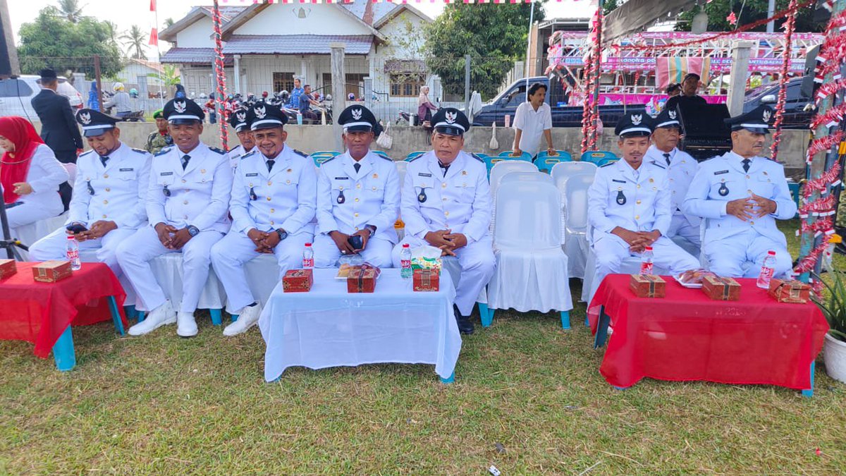 akmalmarizal76's tweet photo. DIRGAHAYU REPUBLIK INDONESIA, Dari desa Kita jaga dan bangun negeri dengan seluruh jiwa raga untuk kemakmuran bangsa
@prabowo
@YandriSusanto27
@ArizaPatria
@kemendespdt
@bpsdmkemendesa
#KibarkanMerahPutih
#HUTRIKemendesaPDT
#DesaBerdayaWargaSejahtera
#BangunDesaBangunIndonesia https://t.co/tp7CeZ1ExJ
