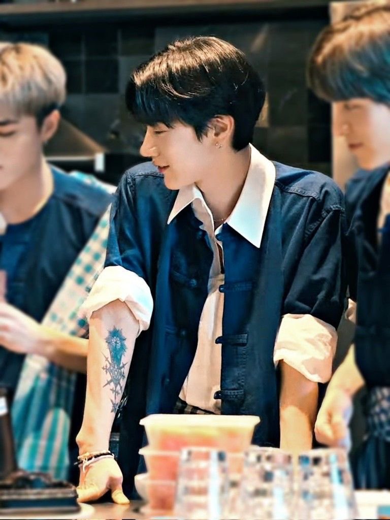 noojoeii_'s tweet photo. คือแต่งไรแบบนี้อีกได้ป่ะ หล่ออ่ะ5555555555 (😭) https://t.co/jYwoOzeEr4