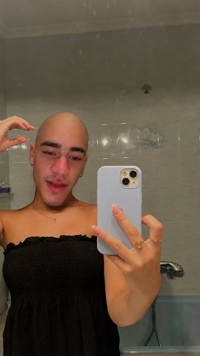 Zenslayerr's tweet photo. @Yqmusw @Vaoxn77 Toda razón, a ti te quieren todas no hay español que no hable mal de ti al único que pensaba que te tenía respeto, se ríe de ti , me entero que subes una foto de una partida como si la hubieras jugao pero e hermanito tu eres el mejor https://t.co/vGMkZ0frm4