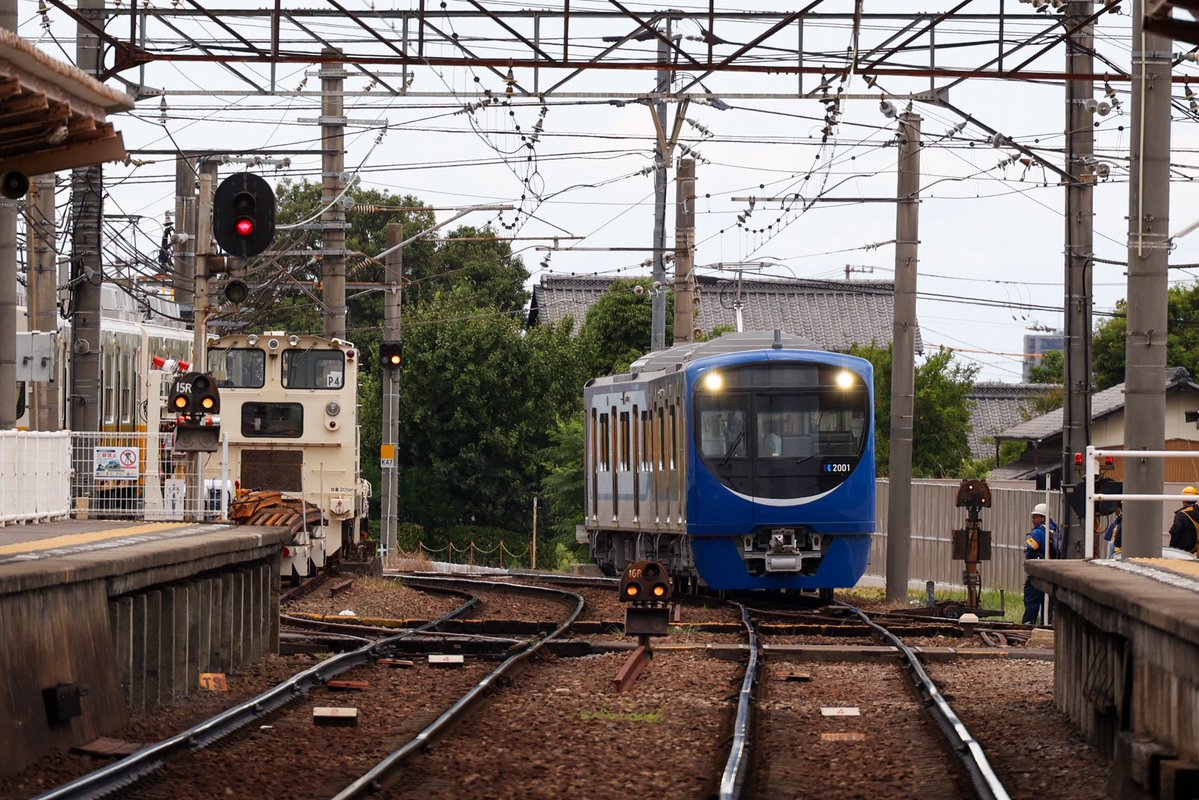 Chobuchobu_1072's tweet photo. ことでん2000形 
2001-2002号 入れ替え

これまでは基本仏生山駅の西側にいましたが、2番線を通過して東側に転線しました。

2000形に早く乗ってみたい(^^)

2026/08/17 https://t.co/5BcIxAw9IA