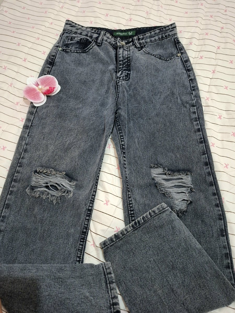 snowellsy's tweet photo. Wts warpath jeans baggy highwaist no minuss
Size 28 lp 70 p 95 tdk stretch yaa
💰 60k negoo avail oyen no cod

#wts #wtb #zonauangㅤ #jeans https://t.co/yfTmMIxnTv