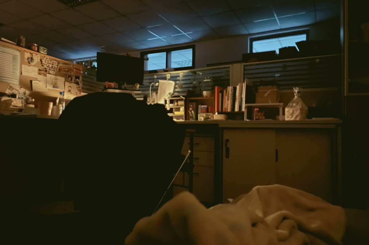 dernutzer's tweet photo. Just wrapped up a late-night work session—coffee’s gone cold, my desk lamp’s the only star tonight, and that to-do list Finally a little shorter. Productivity +1, tiredness +1000 https://t.co/1rkCMPY6Sp