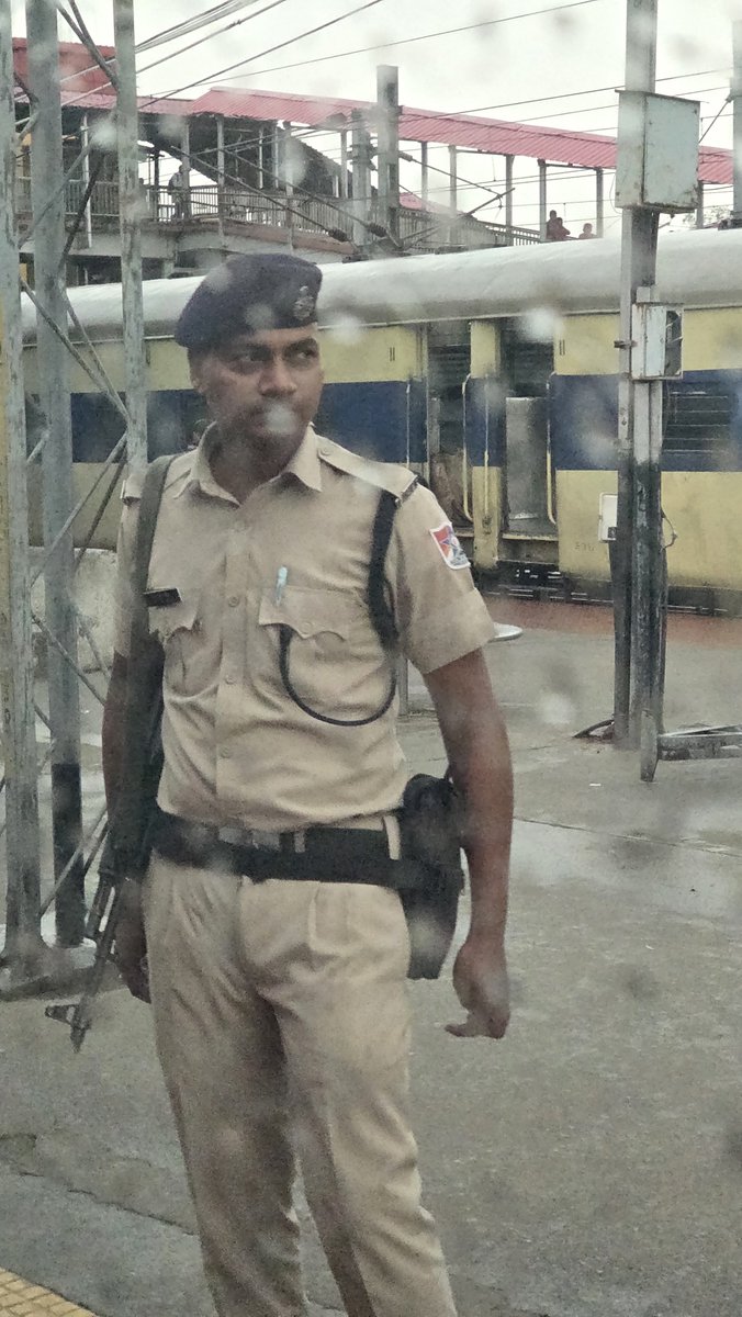 _piyanshub_'s tweet photo. @RailwaySeva @drmdnr @RailMinIndia @IRCTCofficial Despite escalation to DRM, zero intervention. These are the RPF/police officials and TTE present while unauthorized passengers continue occupying our 2AC coach of Poorva Express 12303. Coaches remain overcrowded,with zero safety for women passengers. https://t.co/Q6OgiS3TW3