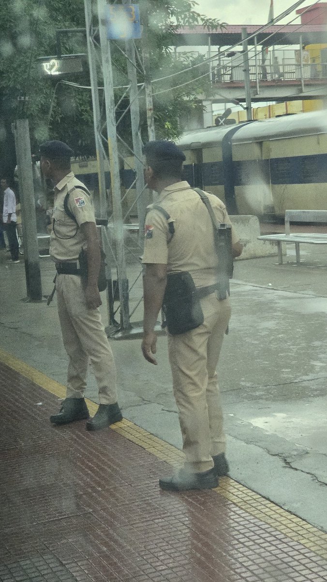 _piyanshub_'s tweet photo. @RailwaySeva @drmdnr @RailMinIndia @IRCTCofficial Despite escalation to DRM, zero intervention. These are the RPF/police officials and TTE present while unauthorized passengers continue occupying our 2AC coach of Poorva Express 12303. Coaches remain overcrowded,with zero safety for women passengers. https://t.co/Q6OgiS3TW3