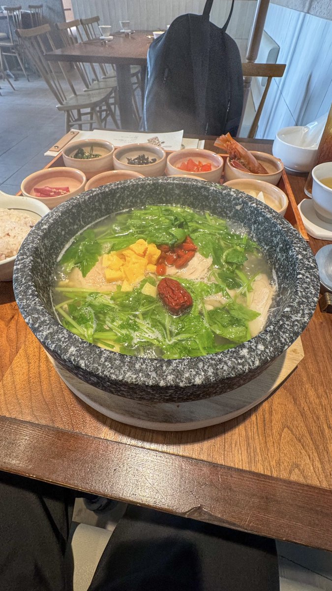bassy_gurume's tweet photo. 渋谷にできた参鶏湯専門店。ここの土日限定ランチがドンピシャでした... https://t.co/Hh709SzXRk