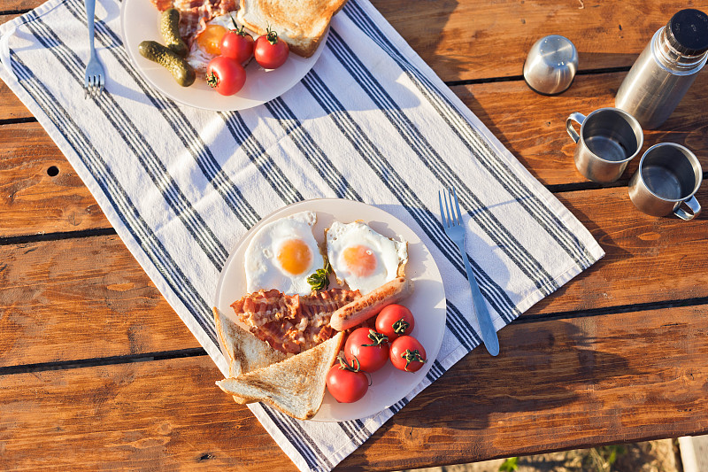 CamposJami2's tweet photo. [Five years ago, I couldn’t boil an egg. Today I made a full Sunday brunch for my roommates—small wins hit different!]， https://t.co/1bAEZ9vNP4