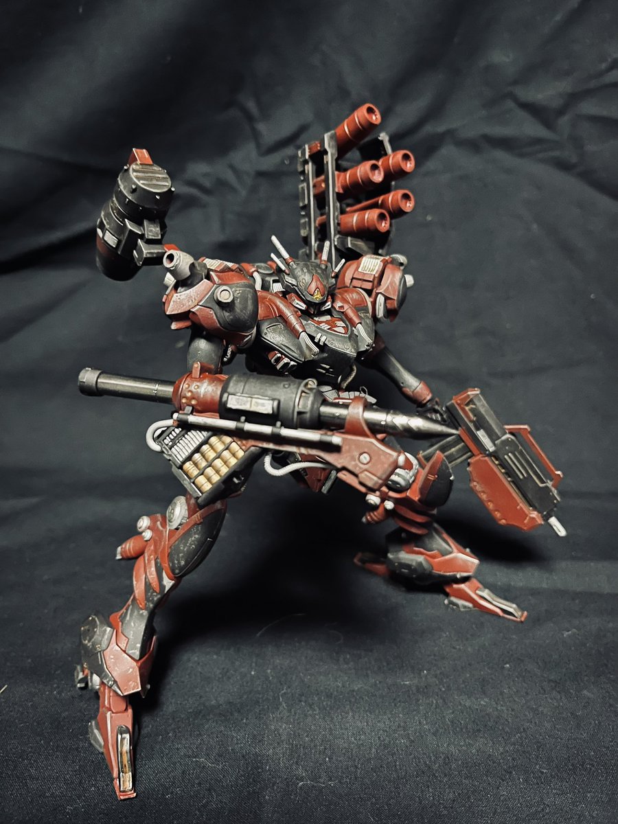 Pirosi03's tweet photo. えぐらせて貰うで、GA

アーマード・コア フォーアンサーより
　　スタルカ　完成しました！

マシンガンと拡散ロケットは、ワンダーフェスティバル2026夏にて販売された、　造形師ジョン・ドゥ(@fenekusu_rx0 )さんのガレージキットを使用しております。
素晴らしい造形のキットでした‼️ https://t.co/ORXNYfjq51