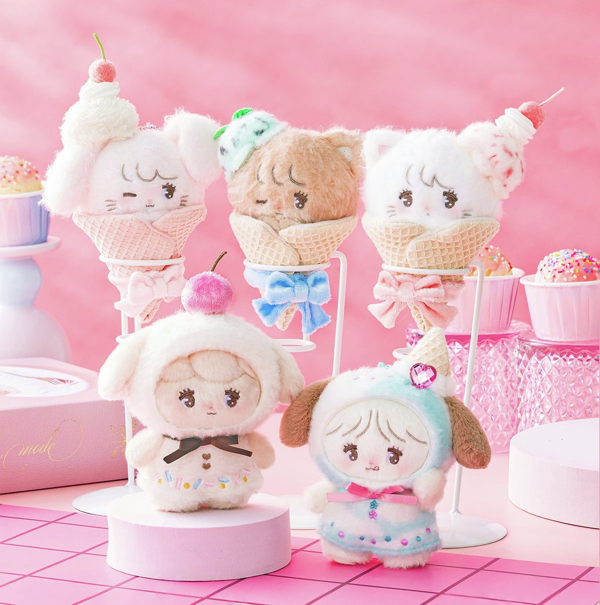 lilalamodestore's tweet photo. ／
　もうすぐ～！🍨
＼

夏気分高まるアイスモチーフ🍦♡

小物のデコにぴったりな
ぷっくりミニシールもチェックしてね🎀

🛒リルアラモードストア にて
⌇ 8/21(金)11時発売 ⌇

⇣ 詳細はリプライ欄へ

#リルアラモード
#mikko https://t.co/m2B78owhlH