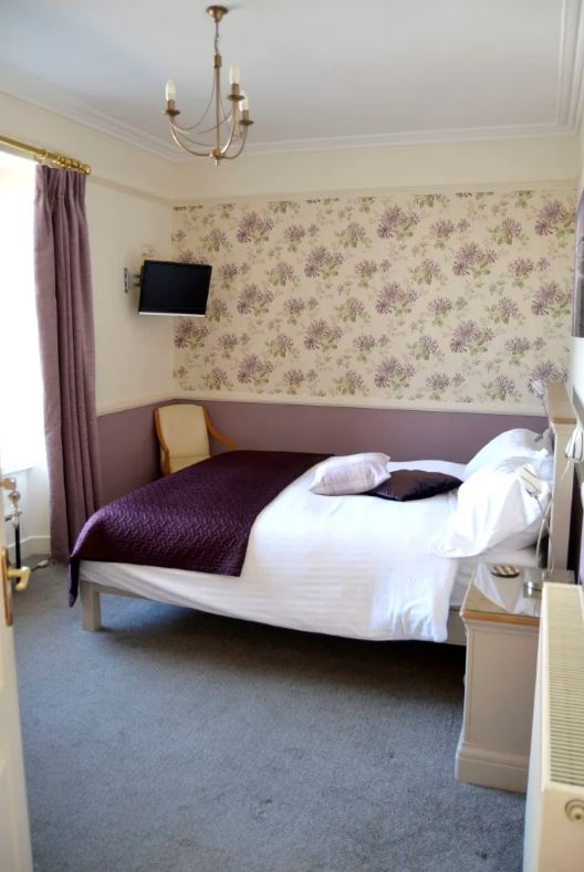 TheBBDirectory's tweet photo. A Comfortable Scottish Stay at Douglas House B&B in Castle Douglas.
Guests can enjoy:
En suite rooms.
TV/DVD player.
Tea and coffee-making facilities.
Hairdryer.
Clock radio.
A comfortable guest lounge.
https://t.co/bRQCOhjTBG
#BandBStays #CastleDouglas https://t.co/LRthY4p10g