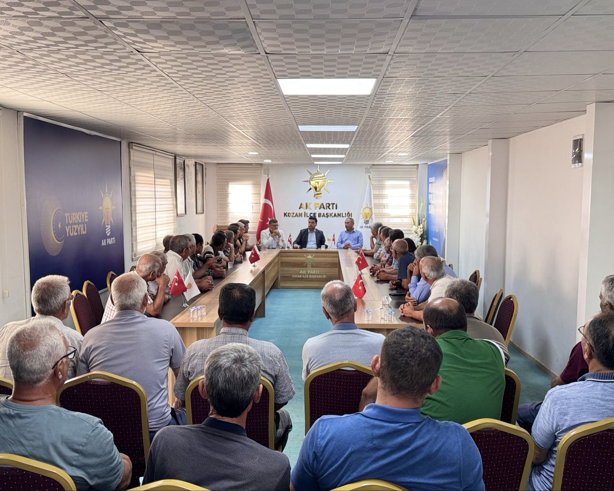 PolatKaya01's tweet photo. Doğanalanı Mahalle Muhtarımız Sayın Yunus Bekci ve kıymetli hemşehrilerimizi ilçe teşkilatımızda ağırladık.
Mahallemizin talepleri ve ihtiyaçlarına dair istişarelerde bulunduk. Nazik ziyaretleri ve güzel sohbetleri için kendilerine teşekkür ediyoruz. https://t.co/ECyjc2S3A9