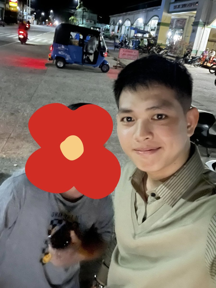 immrckky's tweet photo. @moveitforhiree Opps mabait sya sa personal pogi at mabango https://t.co/EpZkq3uTEe