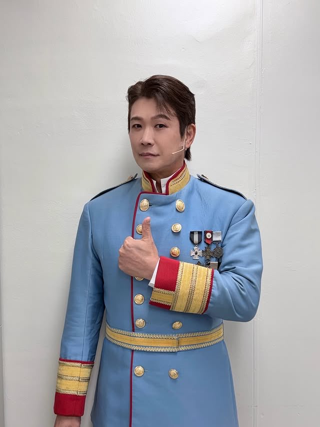 minyoungki_com's tweet photo. 𝟐𝟎𝟐𝟔 𝐌𝐮𝐬𝐢𝐜𝐚𝐥 𝐄𝐋𝐈𝐒𝐀𝐁𝐄𝐓𝐇

✨황제 프란츠 요제프 | #민영기 첫공 성료!

#영기요제프 와 함께한 엘리자벳 🫶 
힘찬 박수와 함성으로 첫공을 함께해주셔서 감사합니다! 
11월까지 함께해주세요🥰💕

(출처 : EMK엔터테인먼트 인스타그램)

#뮤지컬 #엘리자벳 #요제프 #민영기 https://t.co/6s9laUIFf0