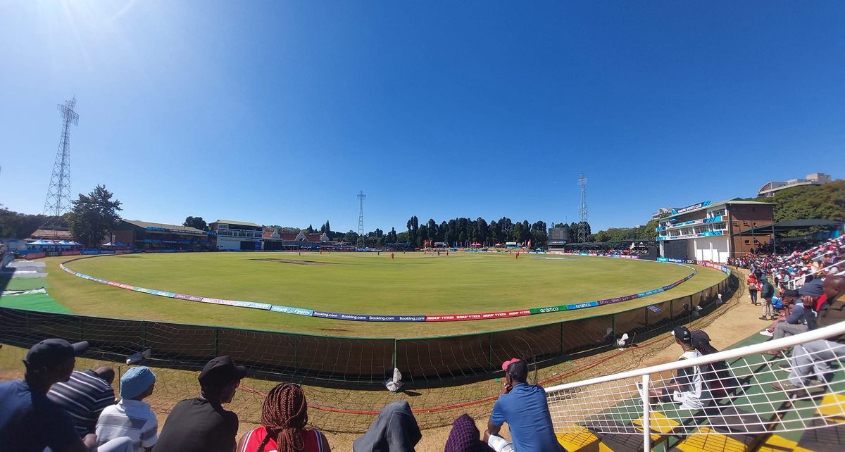 weymarplanet's tweet photo. Not a sports photographer, but I nailed this one with my Samsung π
βHome sweet home πΏπΌ
#HarareSportsClub #2023CWCQualifiers https://t.co/CepTKUTYBJ