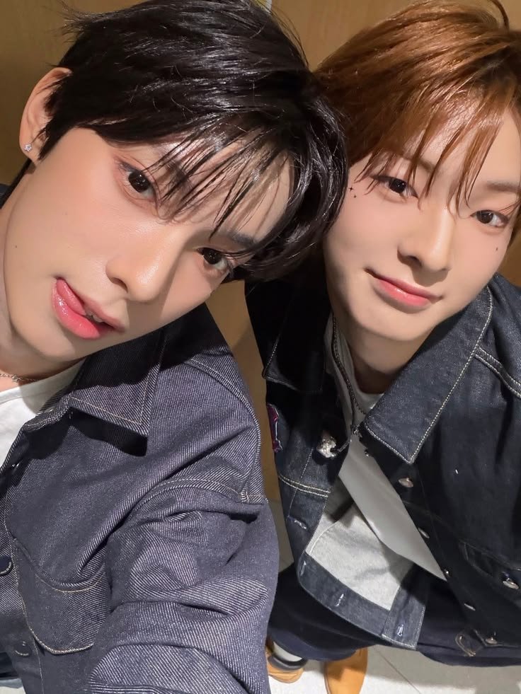 kwjdoe's tweet photo. a short #chihwon &amp; #wooyuz au 

kung saan naka-ban si gabo (ch) sa computer shop nila kir (jw) dahil ayaw sa kanya ng kuya ni kir na si kai (wj), pero lagi pa rin siyang palihim na pumupunta kapag wala ang kuya ni kir (jw). https://t.co/aYYJybzMW6