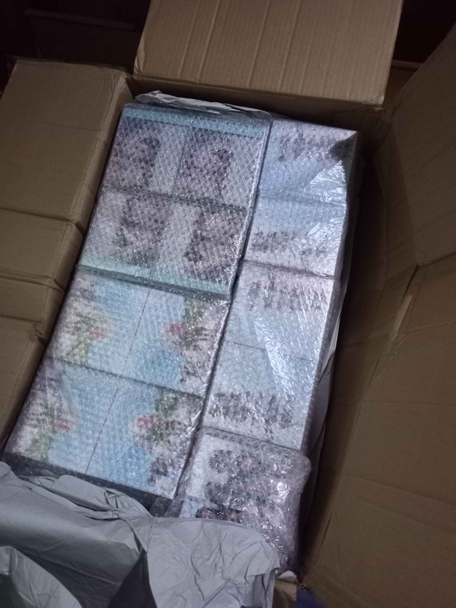 uniszone's tweet photo. PASABUY Batch 1 Update 📦

​Great news! We were finally able to pick up the albums from PhilPost. We’ll be packing parcels today and tomorrow, then shipping them out via J&T Express! 💌

​Priority Shipping:
Orders for those who have already settled the 12% VAT will be prioritized.

​Available Japan Albums (On Hand):
​Type A: 5
​Type B: 5
​Regular: 5

​Interested? DM us.