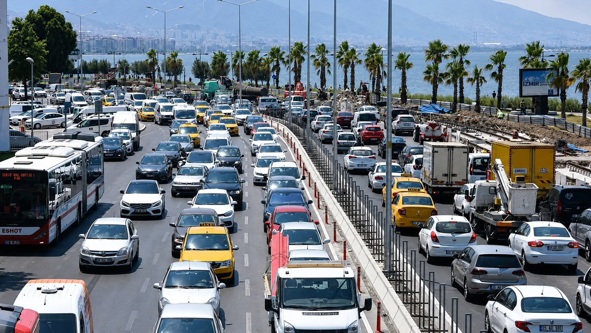 izmirgibiyiz's tweet photo. Türkiye'de trafiğe kayıtlı toplam araç sayısı 34.746.396 oldu. https://t.co/eVeNcTT477