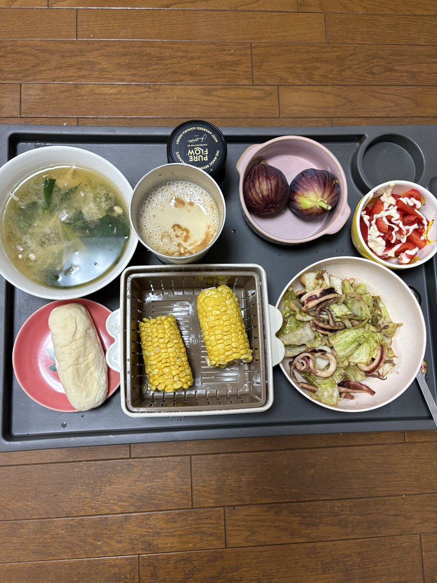 Domoyukie's tweet photo. 最近の自炊‼️トウモロコシ🌽かなりお通じに効く😄イチジク前祖母宅にあって沢山ありんこ🐜ついてて祖父母がありを取って洗って食べてたなぁ🐜買うと意外と高い😢いか🦑久々に食べる! https://t.co/SBPtOo7xEi