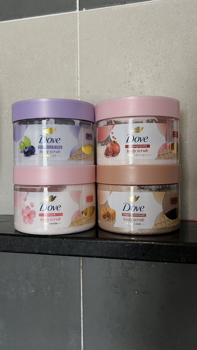 intxnr's tweet photo. ALAAA MUKA DAH HELOKK, DAKI PULAK TEBAL SEKILO 🫵🏻😭

Nanti singgah Watsons cari body scrub ni.

Scrub 2-3 kali seminggu je, kulit terus rasa lagi smooth, lembut &amp; nampak healthy glow ✨ https://t.co/NDHwU4lvEu