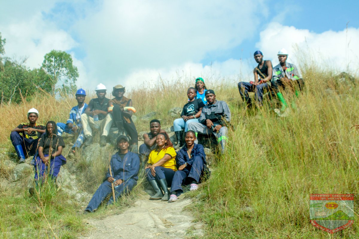 ucbukavu's tweet photo. Pendant plusieurs jours, nos futurs experts en environnement ont arpenté la Réserve Naturelle de Nyamusisi pour transformer leurs cours théoriques en compétences scientifiques concrètes.

#ucbukavu #UCB #agriculture #agronomie #research https://t.co/JOwz11YI3A