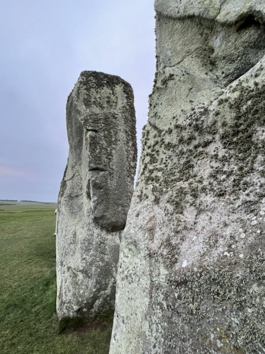 ST0NEHENGE's tweet photo. Sunrise at Stonehenge today (17th August) was at 5.57am, sunset is at 8.25pm 🌥️ https://t.co/5kWgPfYrrC